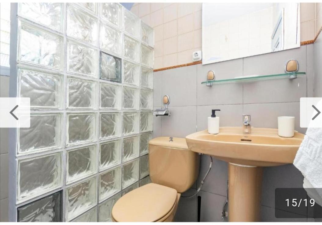 Apartamentos Carihuela Torremolinos Bagian luar foto